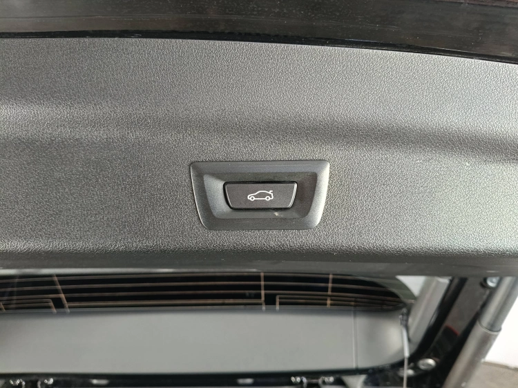 16 - BMW X1 X1 sdrive20i mhev 48V X-Line auto