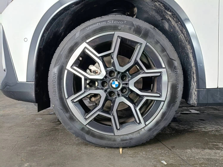 16 - BMW X1 X1 sdrive18d X-Line auto