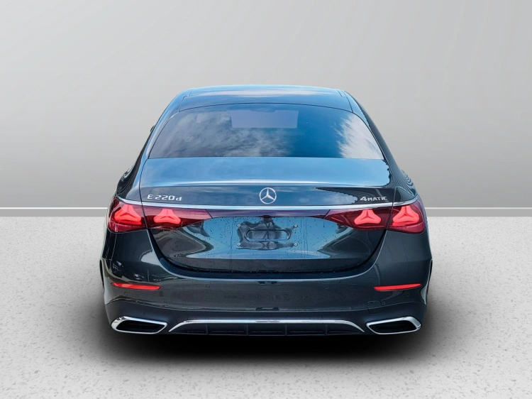 4 - Mercedes-Benz Classe E 220 d 4MATIC