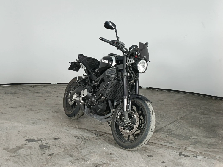 2 - Yamaha XSR XSR 900 Abs my16