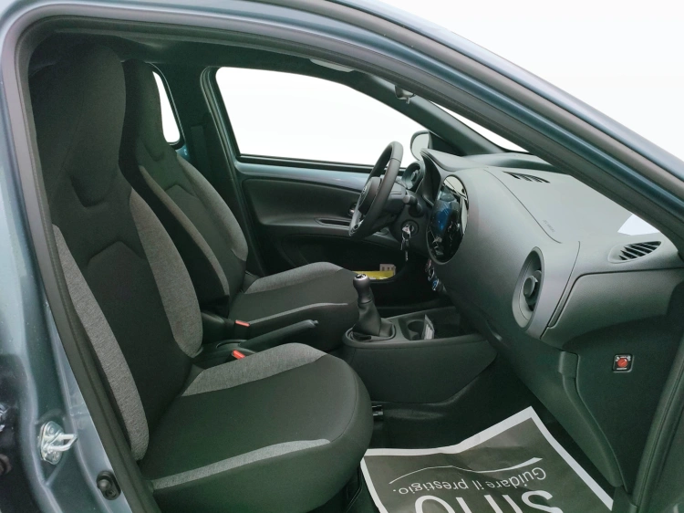 13 - Toyota AYGO X AYGO X 10B MT ACTIVE MY24