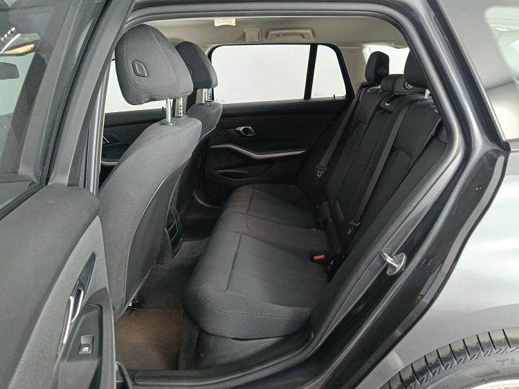 10 - BMW Serie 3 320d Touring mhev 48V xdrive auto