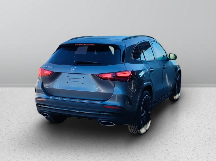 6 - Mercedes-Benz GLA 200 d automatic