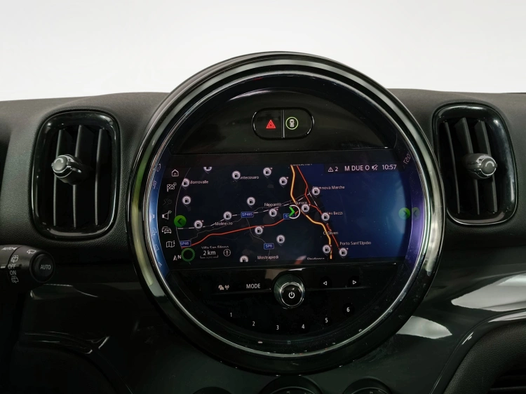 13 - MINI Countryman Mini Countryman 1.5 One D Essential auto