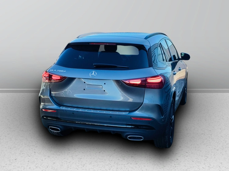 6 - Mercedes-Benz GLA 200 d automatic