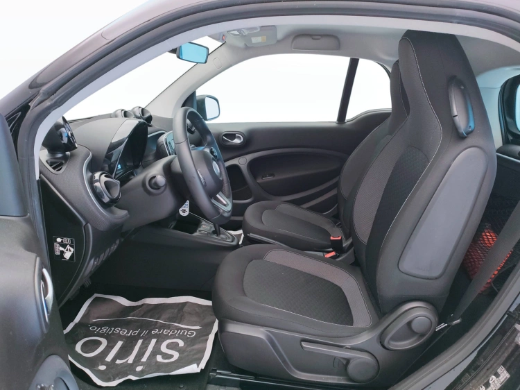 12 - smart fortwo Fortwo eq Passion 4,6kW
