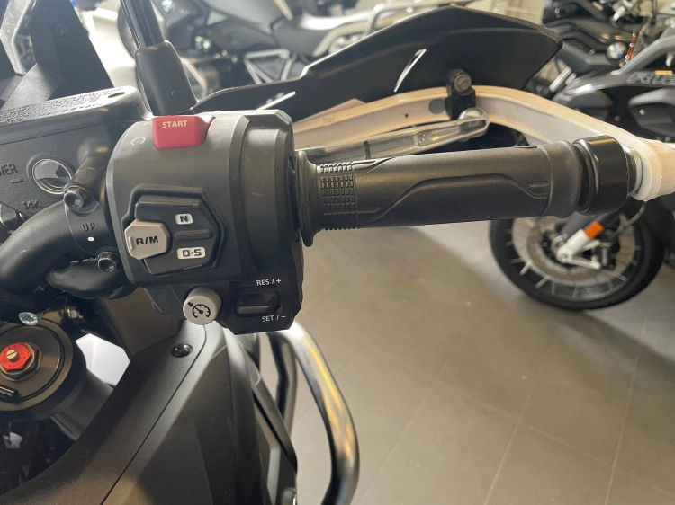 5 - Honda Africa Twin Africa Twin CRF 1100L Urban DCT Abs my22