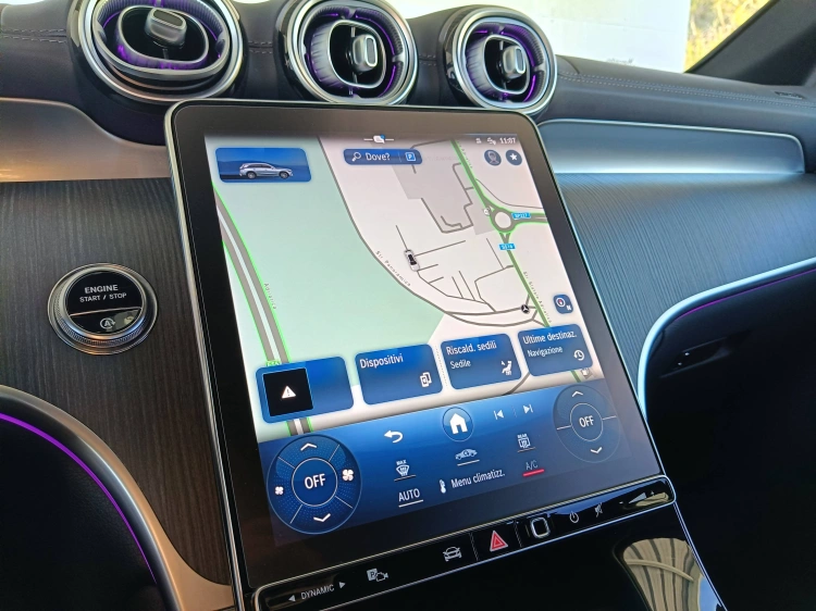 13 - Mercedes-Benz GLC 220 d AMG Premium 4matic auto