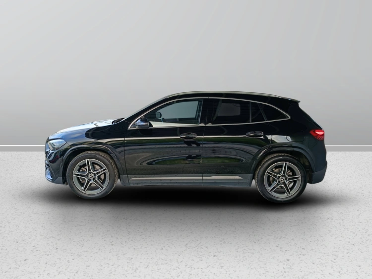 6 - Mercedes-Benz GLA 200 d AMG Line Premium auto