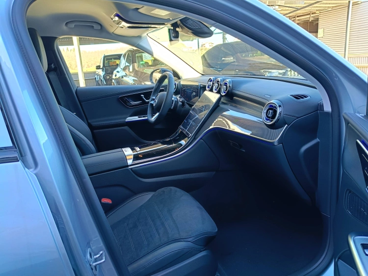 10 - Mercedes-Benz GLC 300 de 4MATIC