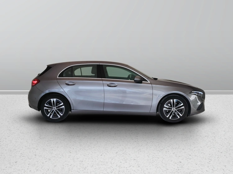 7 - Mercedes-Benz Classe A 180 d Progressive Advanced auto