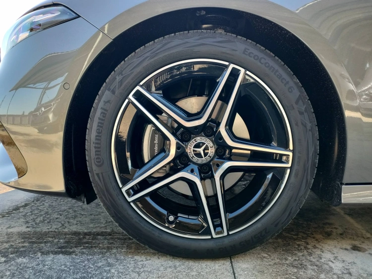 7 - Mercedes-Benz Classe A 180 d Automatic