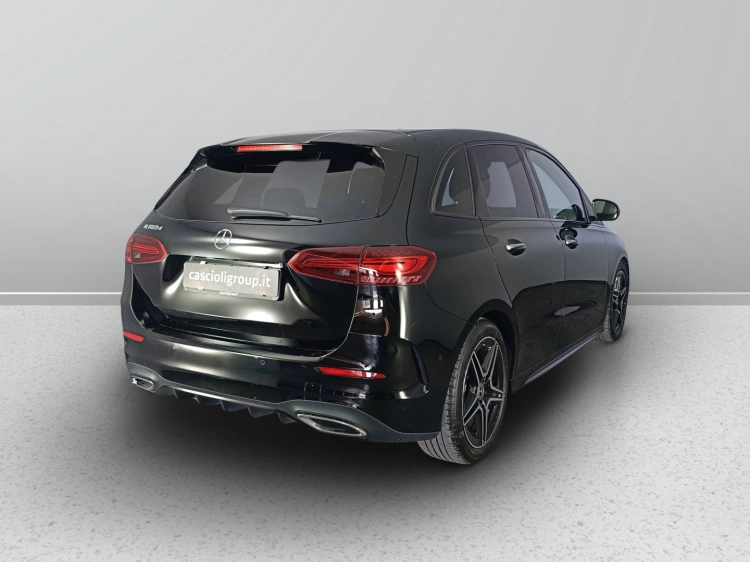 5 - Mercedes-Benz Classe B 180 d AMG Line Premium auto