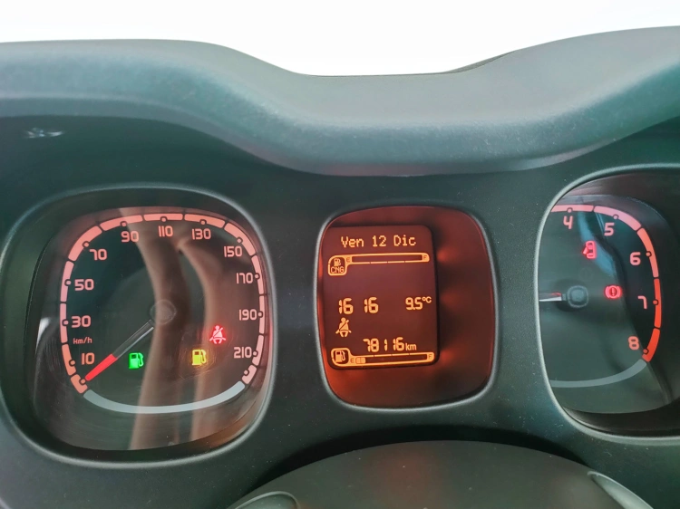 14 - Fiat Panda Panda 0.9 t.air t. natural power Easy 70cv