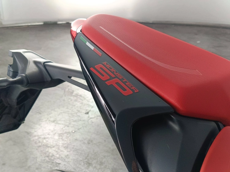 11 - Ducati E3524 MONSTER SP 937CC