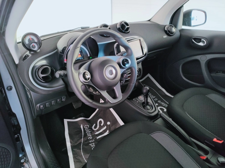 14 - smart fortwo Fortwo eq Passion 22kW