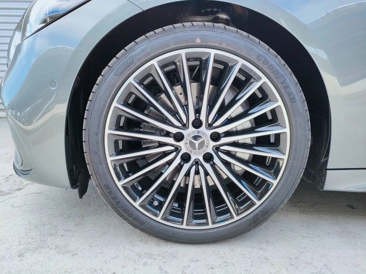 7 - Mercedes-Benz Classe C 300 d Station Wagon