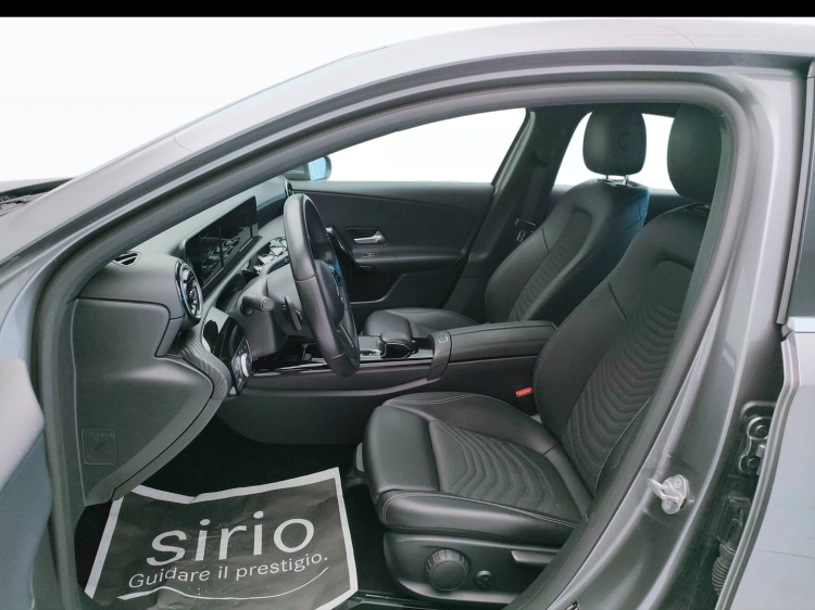 14 - Mercedes-Benz Classe A 180 d Business auto