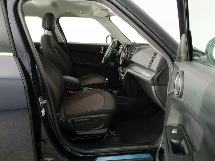 11 - MINI Countryman Mini Countryman 1.5 One D Essential auto