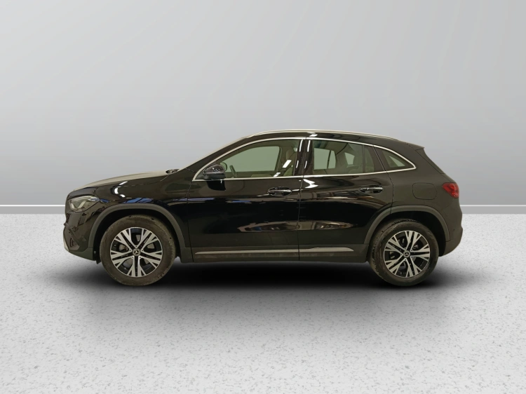 6 - Mercedes-Benz GLA 200 d Progressive Advanced Plus auto
