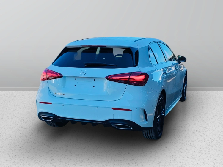 6 - Mercedes-Benz Classe A 180 d Automatic