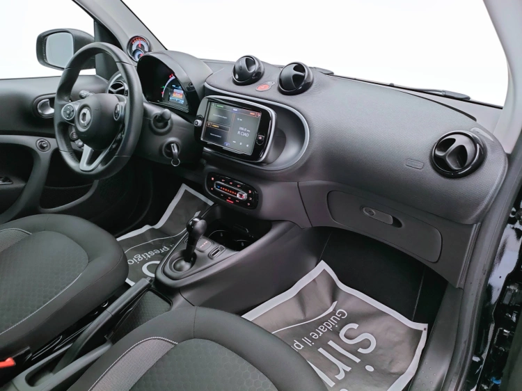 13 - smart fortwo Fortwo eq Passion 4,6kW