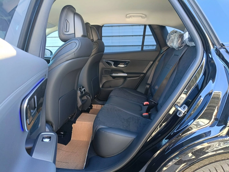 8 - Mercedes-Benz GLC 300 de 4MATIC