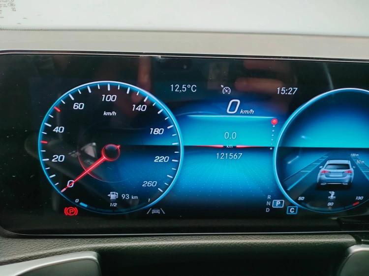 17 - Mercedes-Benz GLB 200 d Premium 4matic auto