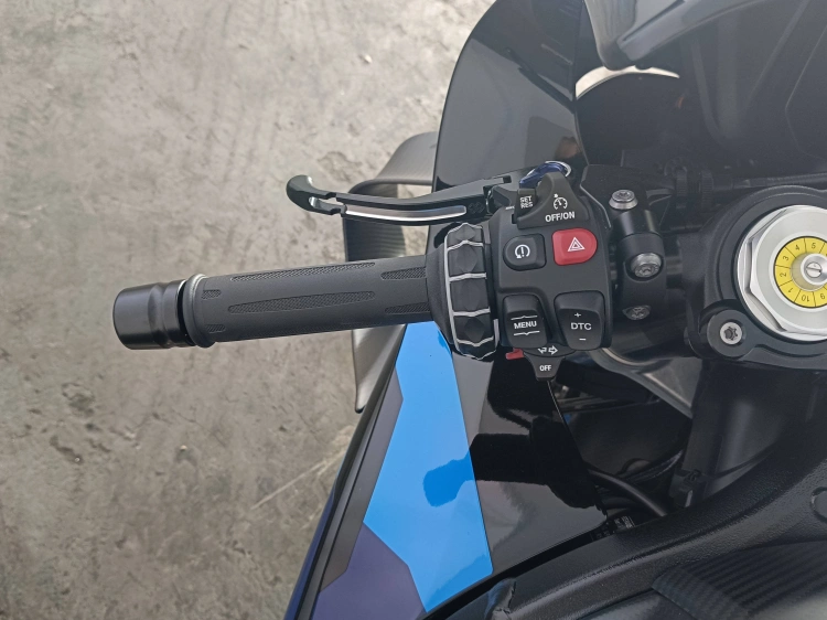 11 - BMW Motorrad RR M 1000 RR