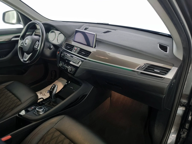 11 - BMW X1 X1 sdrive18d xLine auto