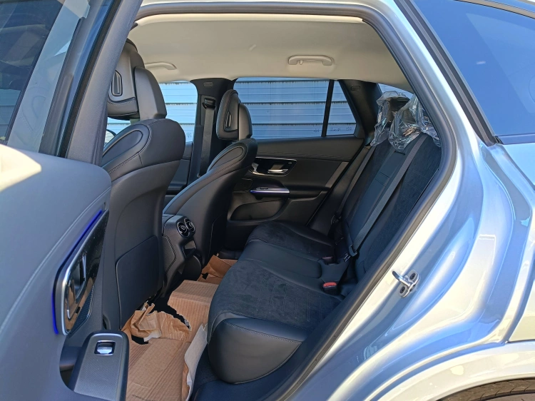 8 - Mercedes-Benz GLC 300 de 4MATIC