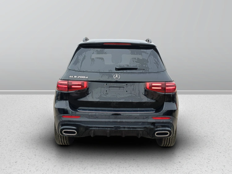 5 - Mercedes-Benz GLB 200 d Automatic