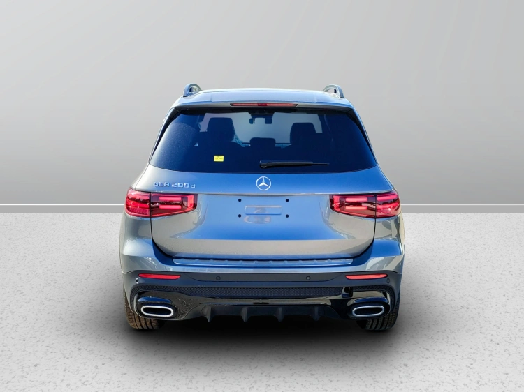 4 - Mercedes-Benz GLB 200 d Automatic