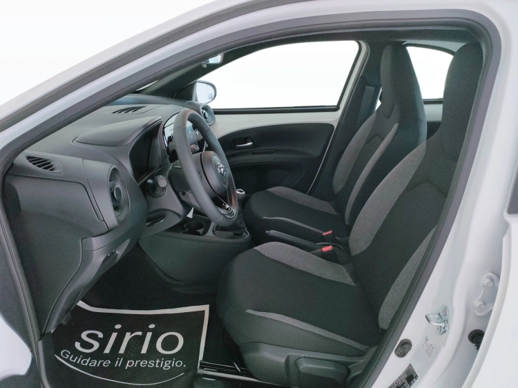 13 - Toyota AYGO X AYGO X 10B MT ACTIVE MY24