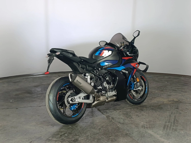 3 - BMW Motorrad RR M 1000 RR