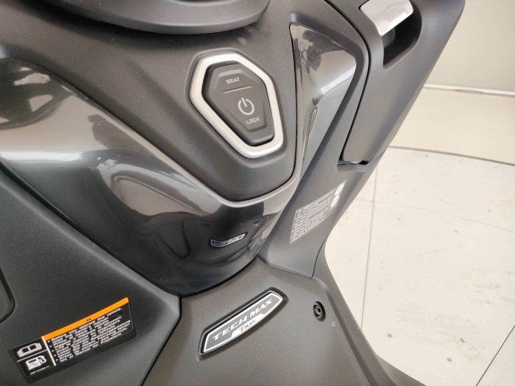 9 - Yamaha Tmax T-Max 560 Tech Max Abs my22