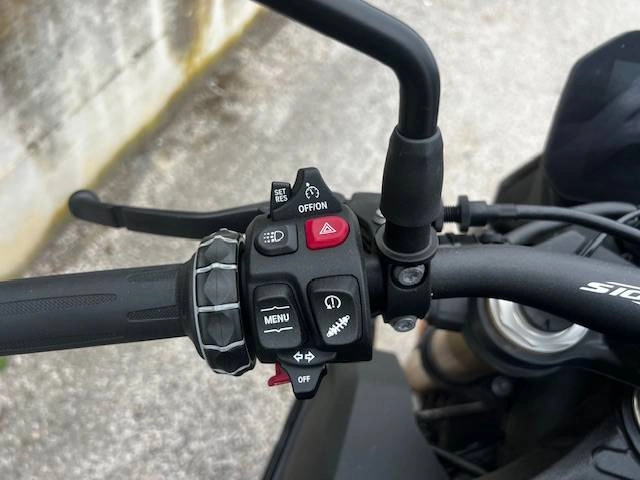 6 - BMW Motorrad R S 1000 R Abs my21