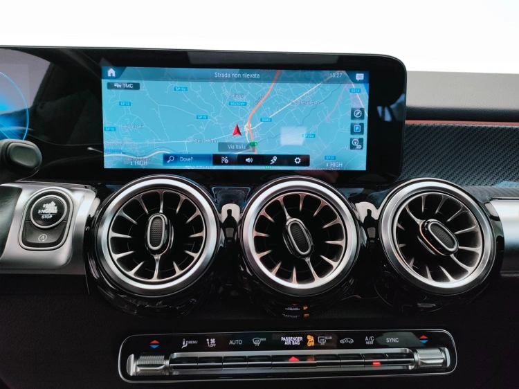 12 - Mercedes-Benz GLB 200 d Premium 4matic auto