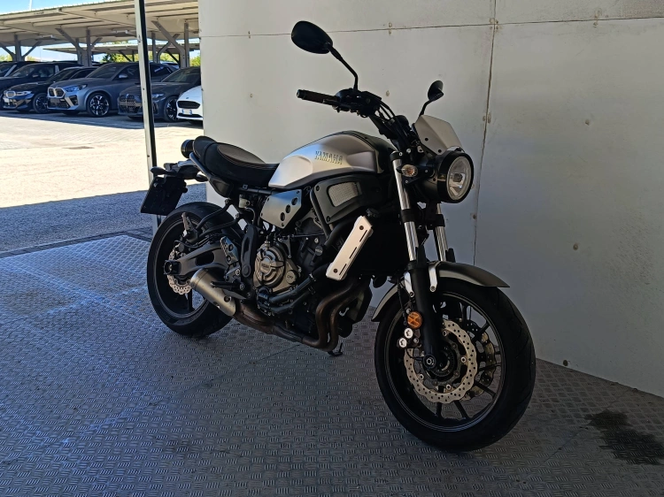 2 - Yamaha XSR XSR 700 Abs my21
