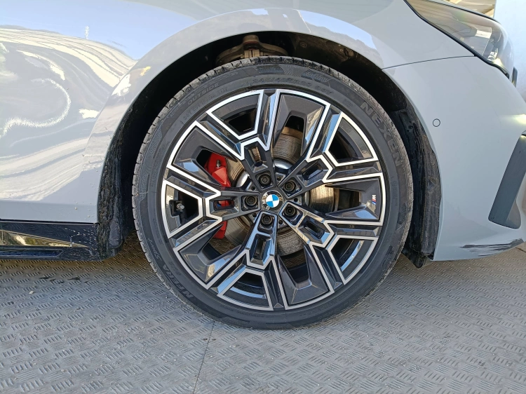 16 - BMW Serie 5 520d Touring 48V xdrive MSport Pro auto
