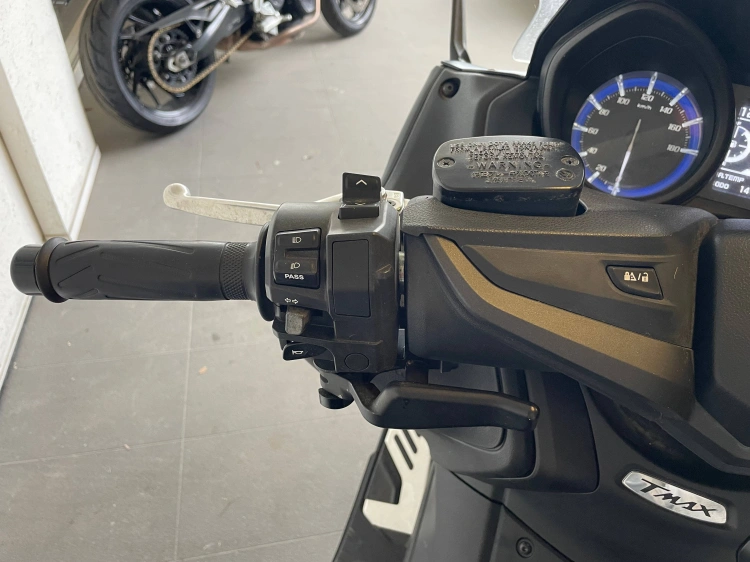 6 - Yamaha T T  - MAX 560