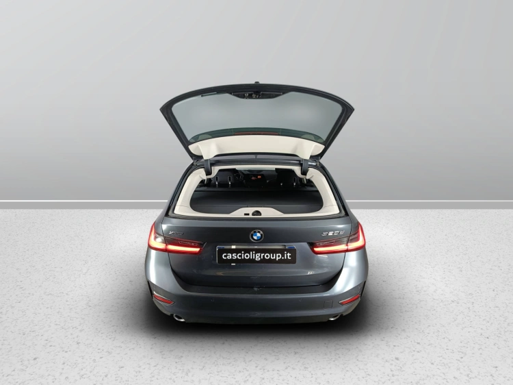 16 - BMW Serie 3 320d Touring mhev 48V xdrive auto