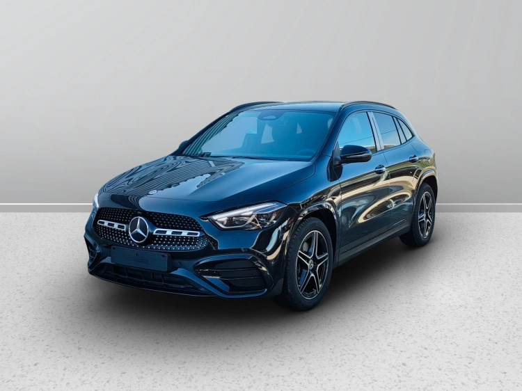 1 - Mercedes-Benz GLA 200 d Automatic 4MATIC