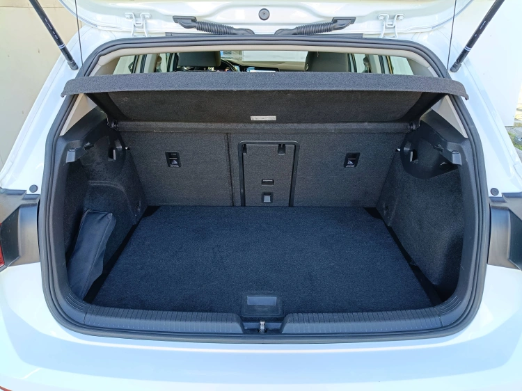 14 - Volkswagen Golf Golf 1.5 tgi Life 130cv dsg