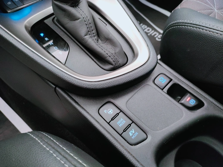 12 - Toyota Yaris Cross Yaris Cross 1.5h Lounge fwd 116cv e-cvt