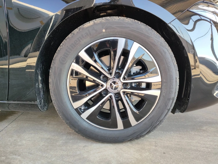 7 - Mercedes-Benz Classe A 180 d Automatic