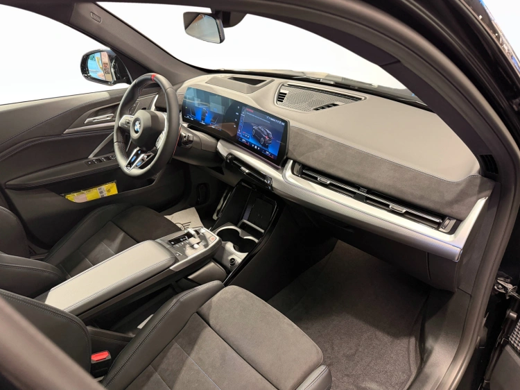 16 - BMW X1 M BMW X1 M35i xDrive