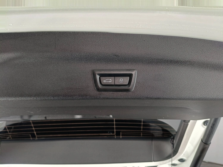 15 - BMW X1 X1 sdrive18d X-Line auto