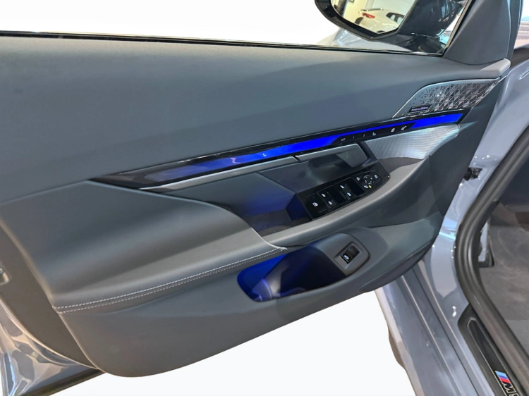 25 - BMW M M5 M5 Touring