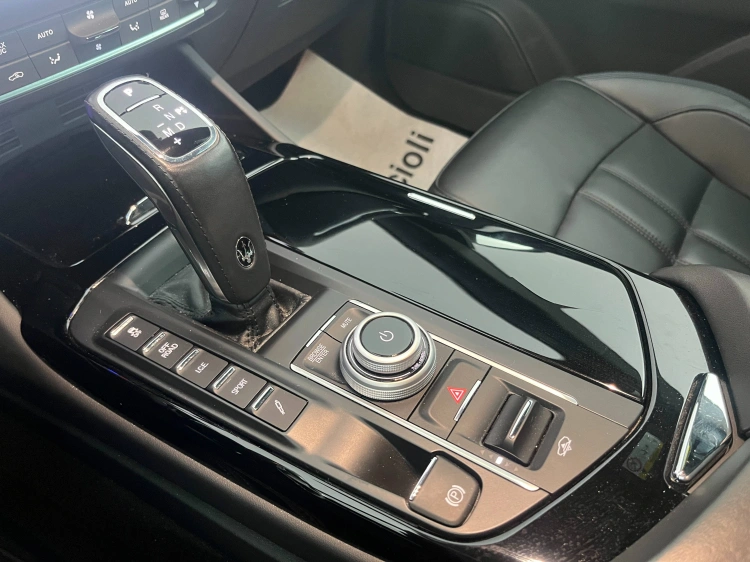 14 - Maserati Levante Maserati Levante2.0 mhev executive 330cv auto